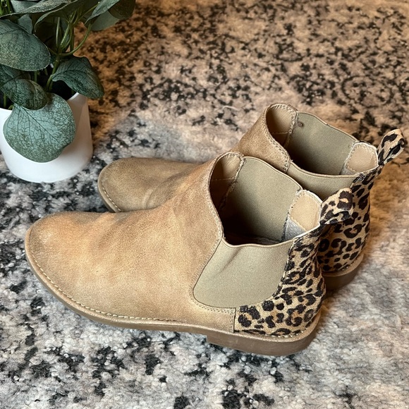 Seven Dials Beige+Cheetah Print Ankle Boots - Picture 4 of 8